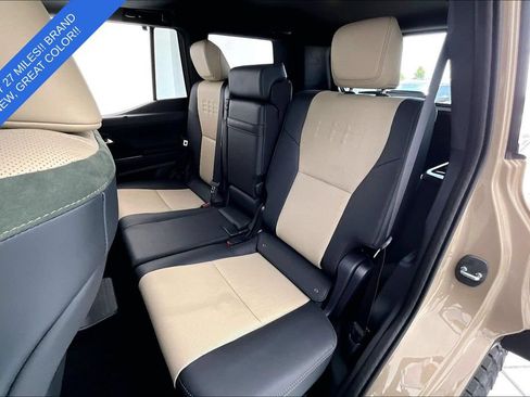 Used 2026 Lexus GX 550 AWD/4WD image 35