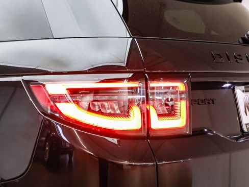 Used 2023 Land Rover Discovery Sport SE image 11