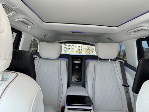 Used 2024 Mercedes-Benz Maybach GLS 600 4MATIC image 12