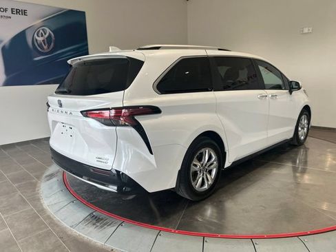 Certified 2024 Toyota Sienna Limited AWD/4WD image 6