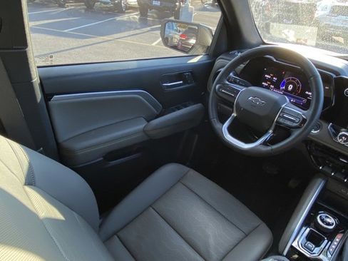 Used 2024 Chevrolet Colorado ZR2 w/ ZR2 Convenience Package III image 24