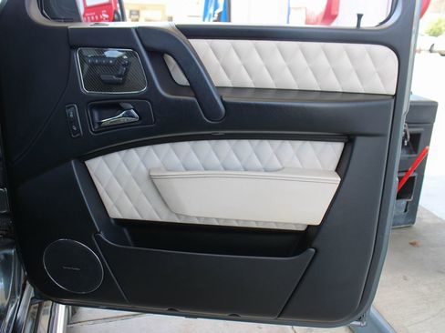 Used 2015 Mercedes-Benz G 63 AMG 4MATIC image 44