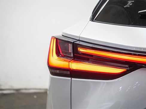 Used 2025 Lexus NX 250 FWD image 11