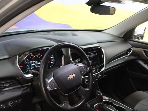 Used 2019 Chevrolet Traverse LT w/ LPO, Midnight Edition AWD/4WD image 14