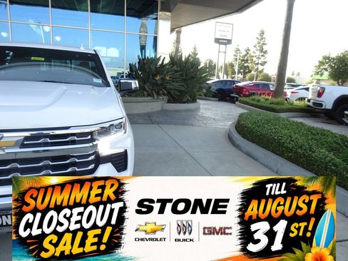 Certified 2022 Chevrolet Silverado 1500 LTZ w/ Technology Package AWD/4WD image 32