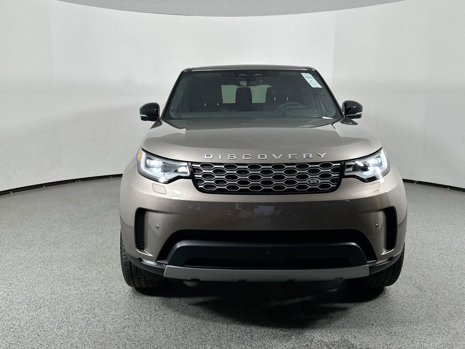 Certified 2025 Land Rover Discovery S AWD/4WD image 2