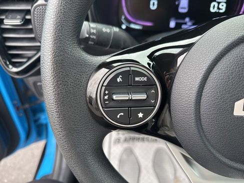 Used 2023 Kia Soul S image 23