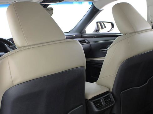 Used 2019 Lexus ES 300h w/ Premium Package FWD image 38
