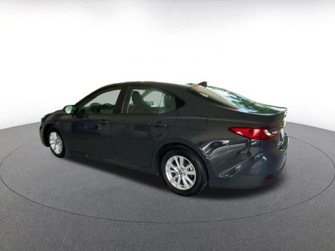 Used 2025 Toyota Camry LE image 9