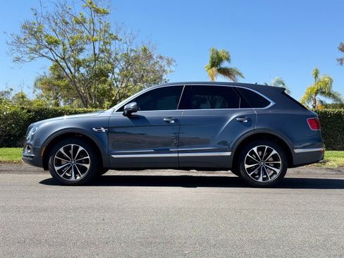 Used 2018 Bentley Bentayga Onyx Edition AWD/4WD image 2