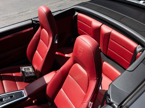 Used 2017 Porsche 911 Carrera 4S image 7