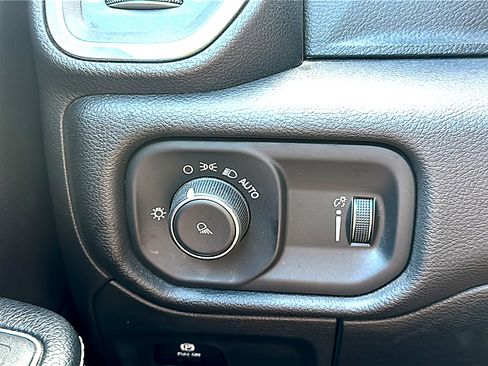 Used 2024 RAM 1500 Laramie image 36