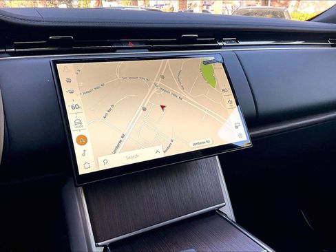 New 2026 Land Rover Range Rover Long Wheelbase SE image 10