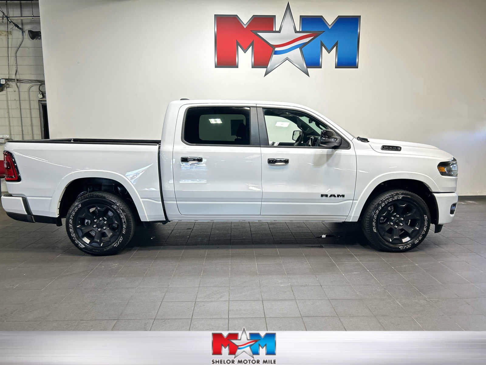 Used 2025 RAM 1500 Big Horn AWD/4WD image 1