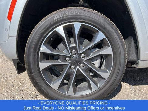 New 2024 Jeep Grand Cherokee Overland image 26