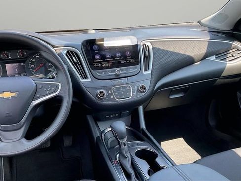 Used 2022 Chevrolet Malibu LT FWD image 6