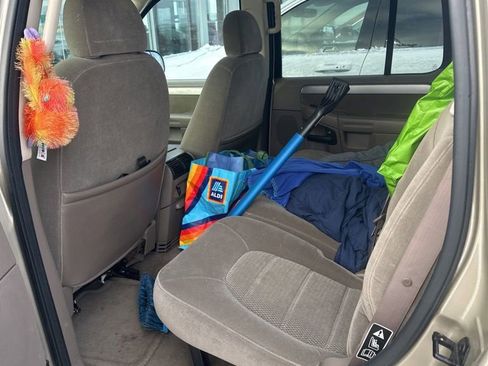 Used 2003 Ford Explorer XLT image 16