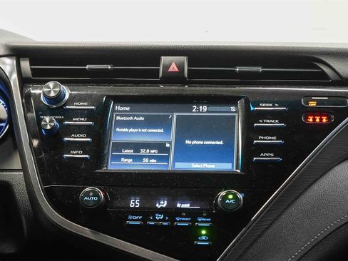 Used 2018 Toyota Camry SE image 14