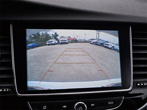 Used 2021 Buick Encore Preferred w/ Safety Package image 18