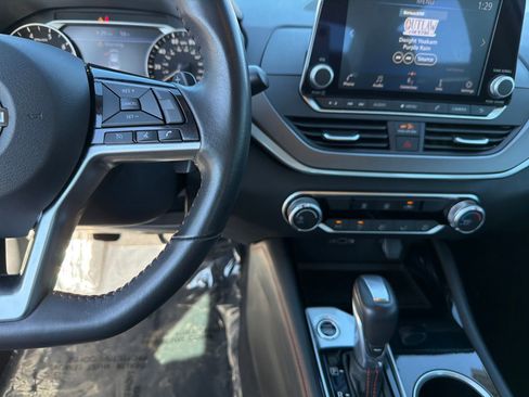 Certified 2025 Nissan Altima 2.5 SR image 13