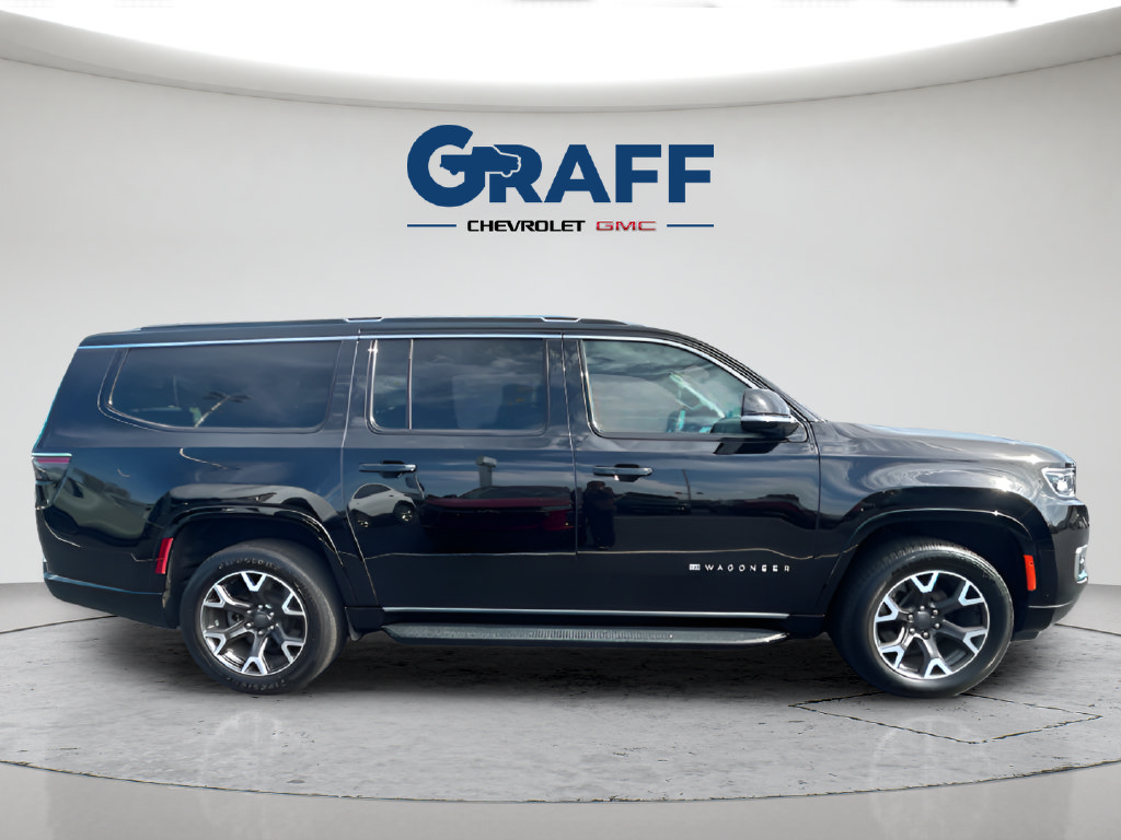 Used 2024 Jeep Wagoneer L Series III w/ Flexible Seating Group AWD/4WD image 6