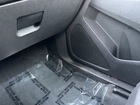 Used 2023 Chevrolet Equinox LT image 18