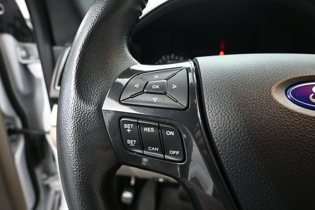 Used 2019 Ford Explorer XLT AWD/4WD image 21