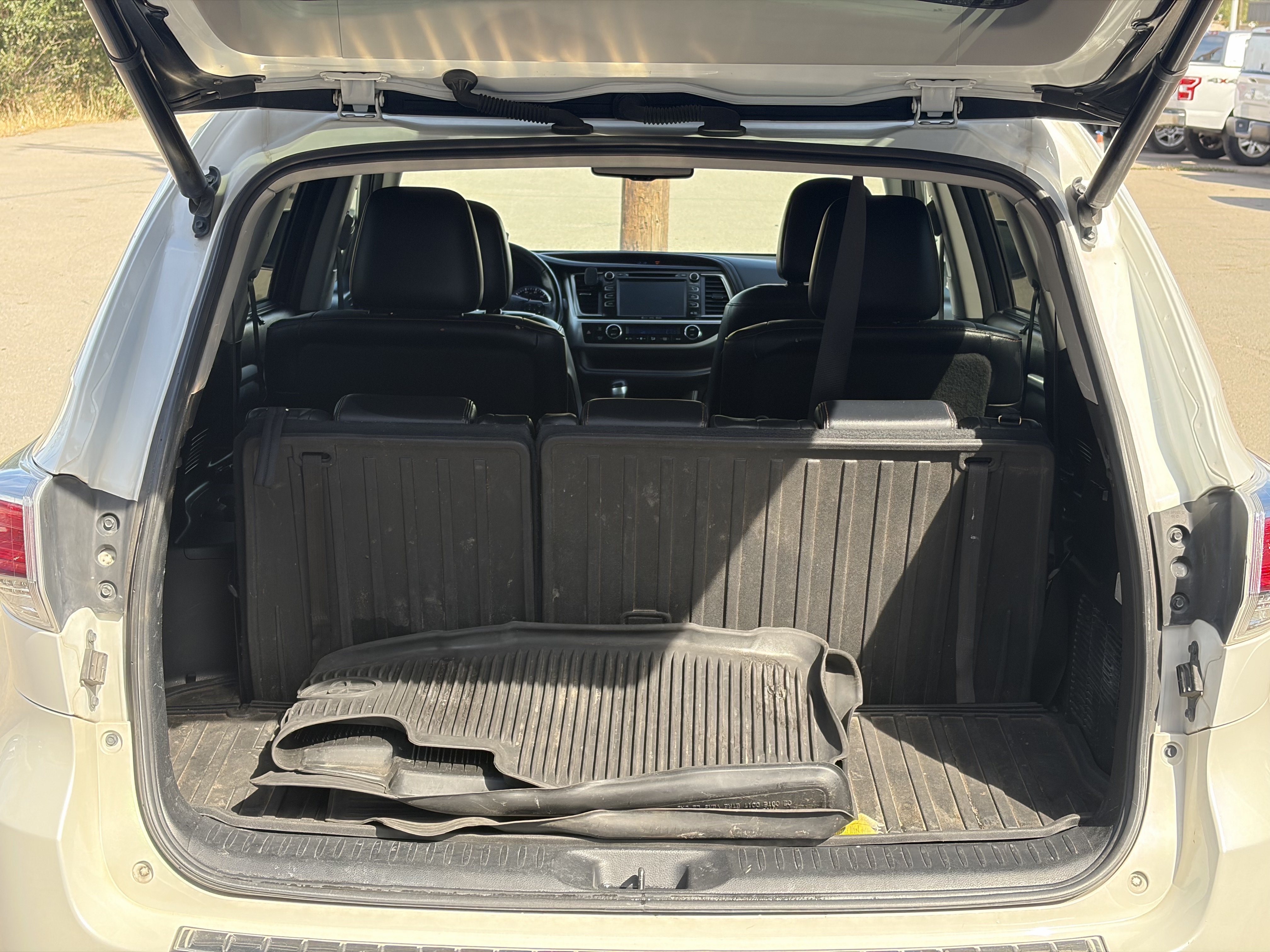 Used 2016 Toyota Highlander XLE w/ Protection Package #3 AWD/4WD image 25