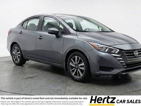 Used 2025 Nissan Versa SV image 1