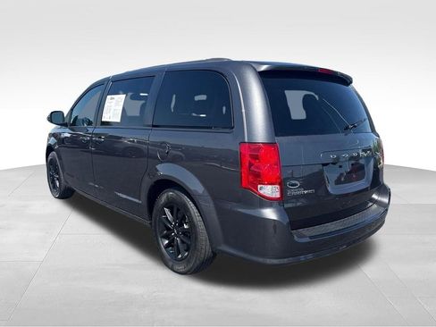 Used 2020 Dodge Grand Caravan SE FWD image 3