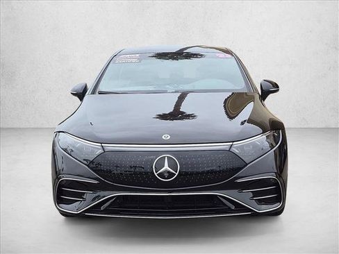 Used 2023 Mercedes-Benz EQS 580 4MATIC Sedan image 2