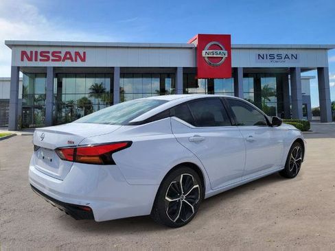 Certified 2024 Nissan Altima 2.5 SR FWD image 2