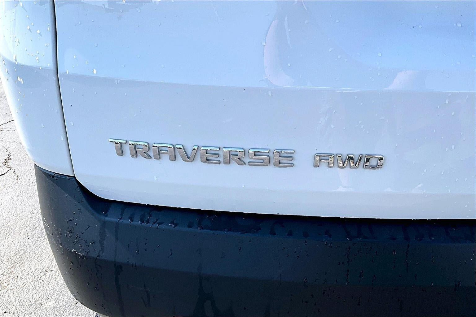 Used 2022 Chevrolet Traverse LS AWD/4WD image 8
