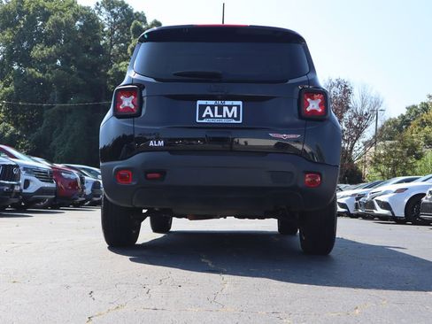 Used 2023 Jeep Renegade Trailhawk image 6