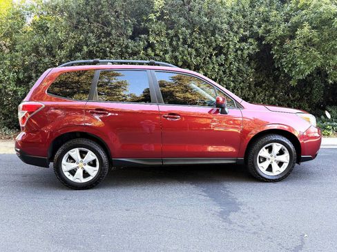 Used 2015 Subaru Forester 2.5i Premium AWD/4WD image 7