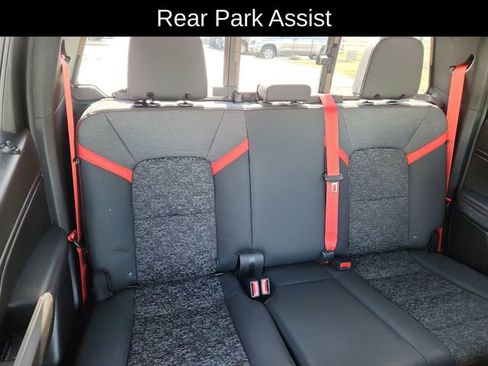 Used 2023 Chevrolet Colorado Z71 w/ Z71 Convenience Package 2 image 31