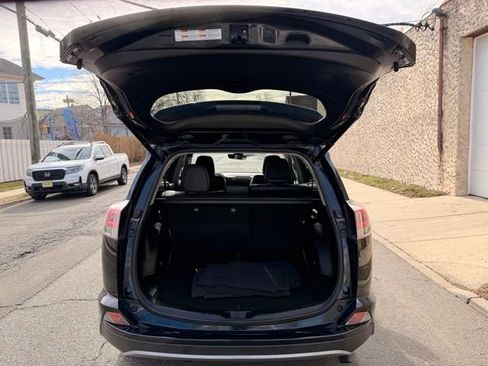 Used 2018 Toyota RAV4 Limited image 12