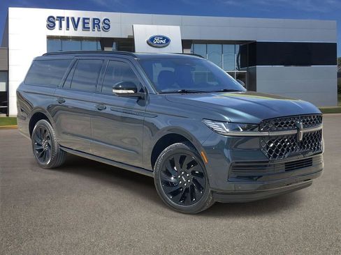 Used 2025 Lincoln Navigator L Reserve w/ Jet Appearance Package AWD/4WD image 1