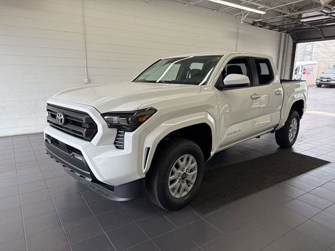New 2026 Toyota Tacoma SR5 image 4