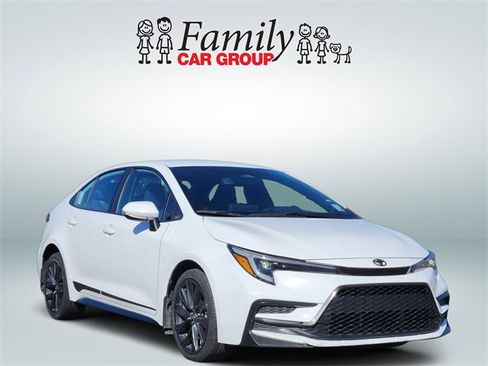 Certified 2023 Toyota Corolla SE image 2