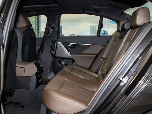 New 2026 BMW 530i xDrive w/ M Sport Package image 22