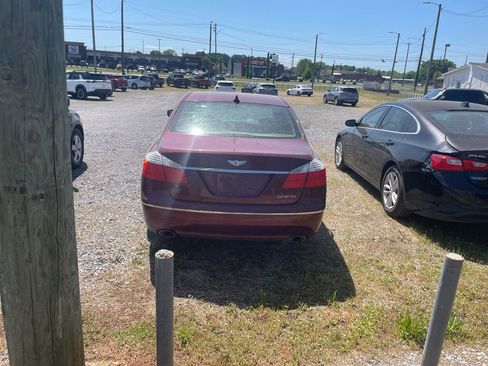 Used 2011 Hyundai Genesis 3.8 w/ Technology Pkg 4 image 4