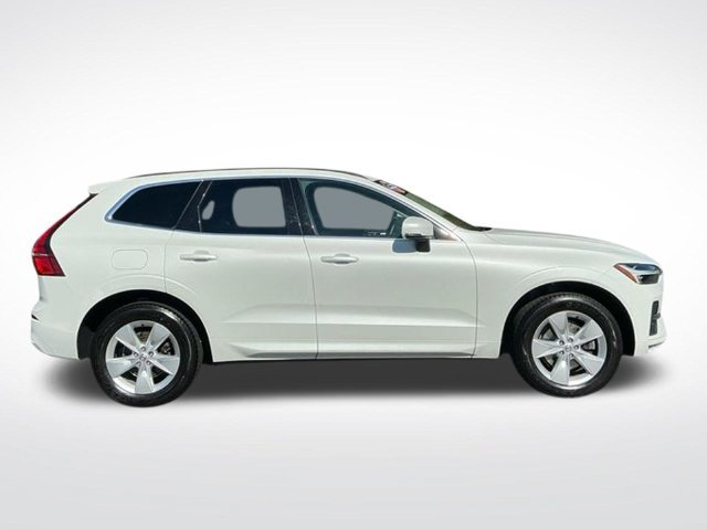 Used 2022 Volvo XC60 B5 Momentum AWD/4WD image 7