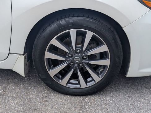 Used 2017 Nissan Altima 2.5 SL w/ Technology Package image 9