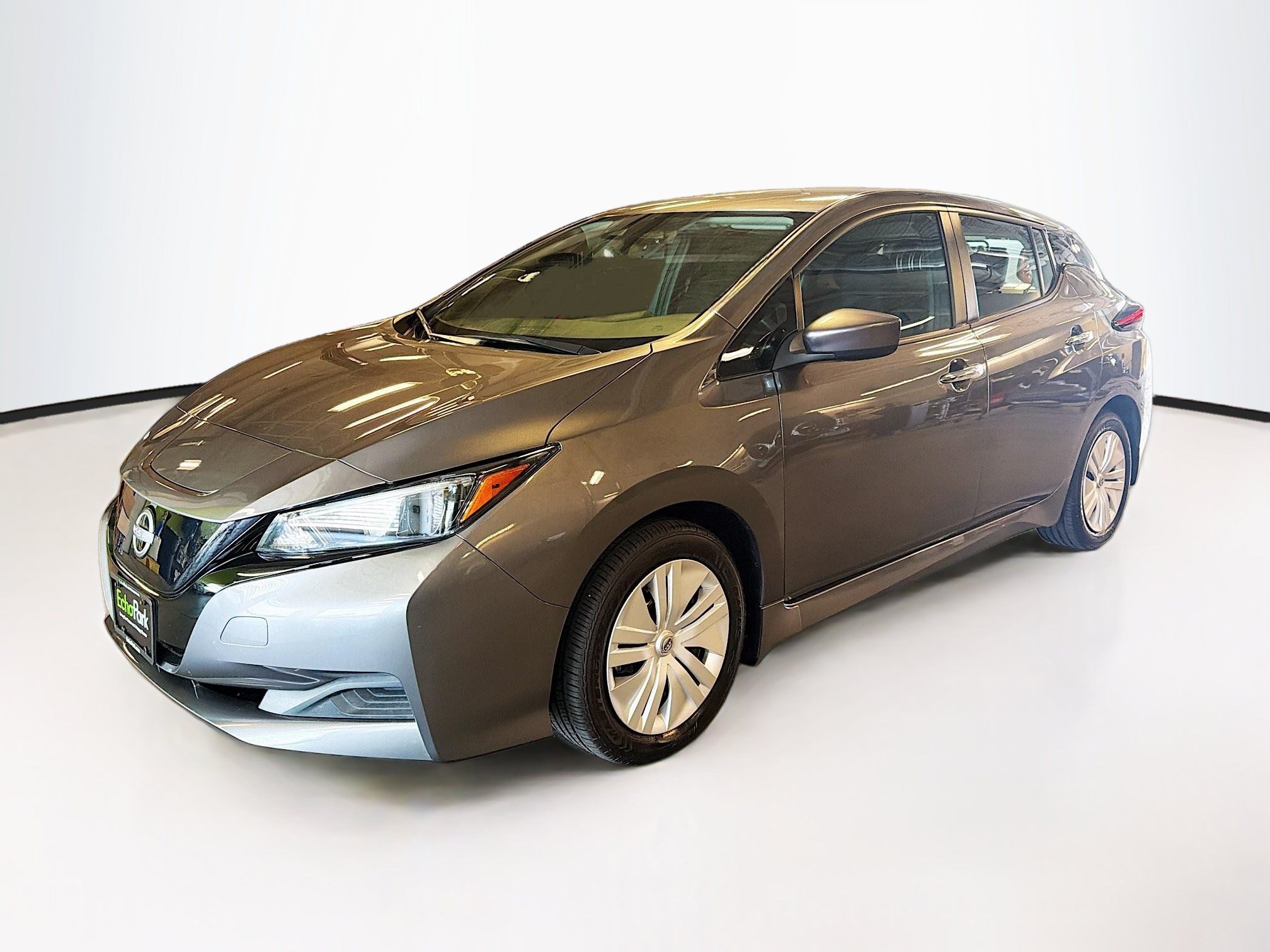 Used 2025 Nissan Leaf S FWD image 3