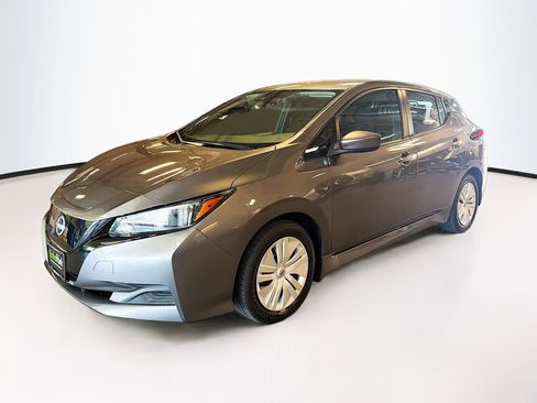 Used 2025 Nissan Leaf S FWD image 3