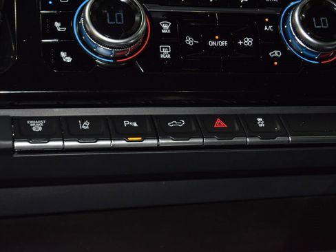 Used 2024 GMC Sierra 3500 Denali w/ Denali Reserve Package image 36