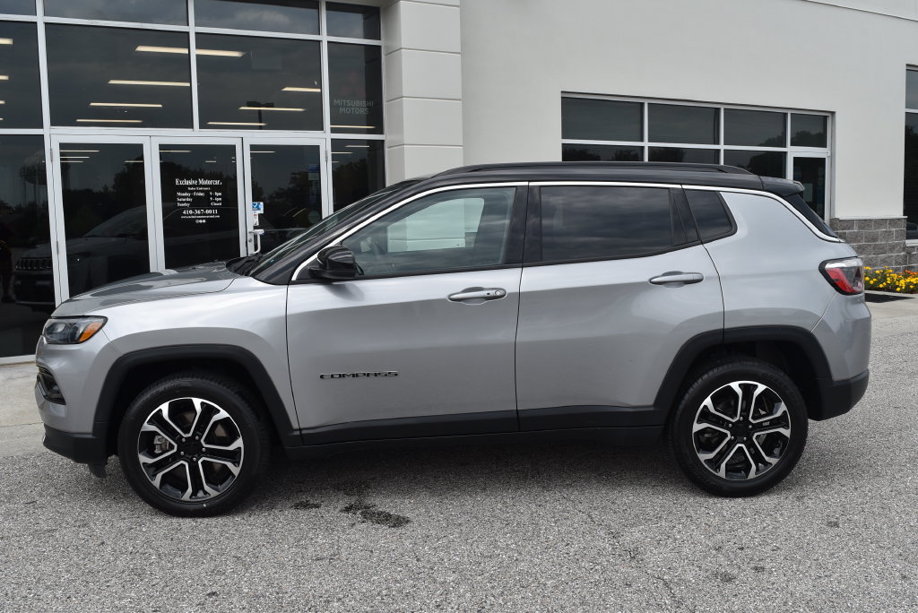 Used 2023 Jeep Compass Limited AWD/4WD image 4