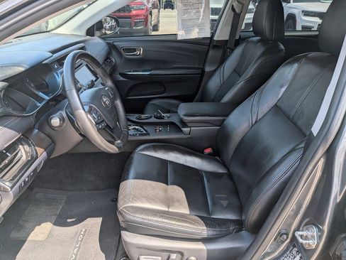 Used 2017 Toyota Avalon XLE image 9