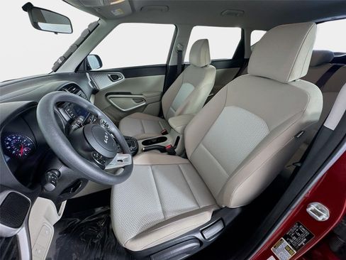 Used 2022 Kia Soul LX FWD image 11